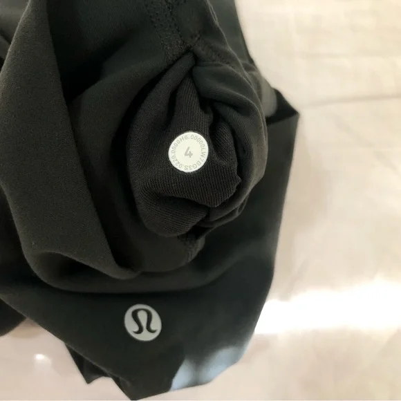 Lululemon Align Shirt 6” - Picture 6 of 6